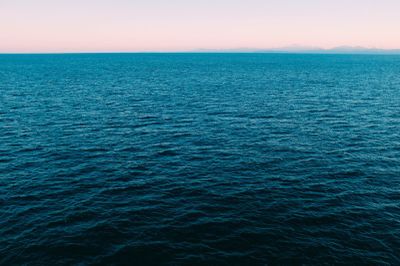 5 Arti Mimpi Berada di Tengah Laut Menurut Primbon Jawa, Pertanda Apa?