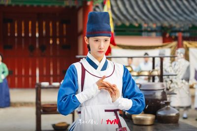 Yoona SNSD Bersukacita Saat Drakor Bon Appétit, Your Majesty Jadi Global Top 10 Netflix