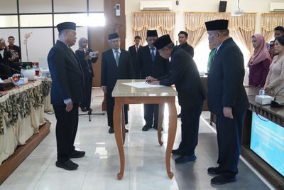 Bupati Sleman Harda Kiswaya Lantik Dewan Pengawas dan Direktur PDAM Tirta Sembada Sleman