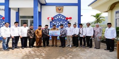 Serahterima Gedung Sekretariat MUI Kabupaten Tanah Datar, Oleh Bank Nagari Sumatera Barat Kepada Bupati Tanah Datar