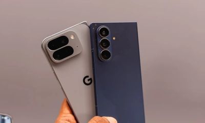 Google Pixel 10 Pro Fold vs Samsung Galaxy Z Fold 7: Pertarungan Ponsel Lipat Premium