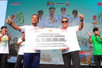 Gubernur Sulsel Salurkan Rp 13,5 Miliar untuk Infrastruktur dan UMKM di Jeneponto