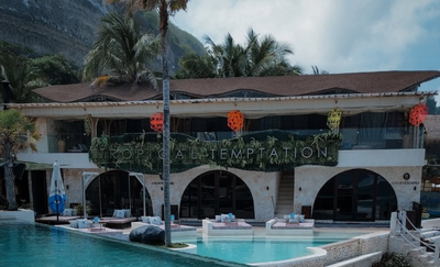 Tropical Temptation Beach Club: Ruang Eksklusif di Melasti yang Menghipnotis Waktu