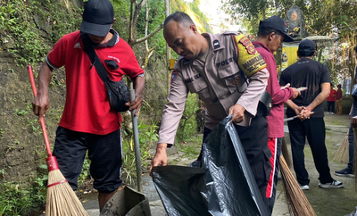 Partisipasi Aktif Bhabinkamtibmas dalam Kegiatan JUMPA BERLIAN di Desa Kesiman Petilan