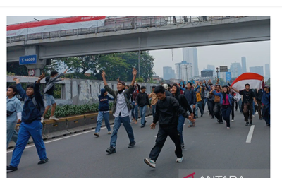Demo di DPR Tanpa Komando, Sejumlah Pelajar Turut Bergabung