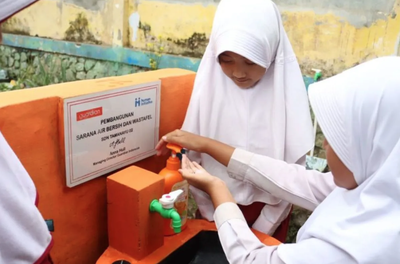 Guardian Indonesia Dukung Akses Sanitasi untuk Sekolah melalui Program Guardiancares