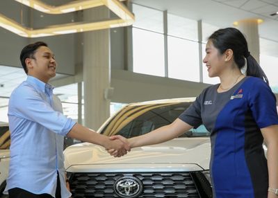 Segini Simulasi Kredit Toyota Innova Zenix Hybrid Tahun 2025 yang Wajib Kamu Pertimbangkan