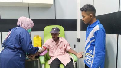 Tak Punya Keluarga dan Tempat Tinggal, Kakek 63 Tahun Akhirnya Diselamatkan Dinsos