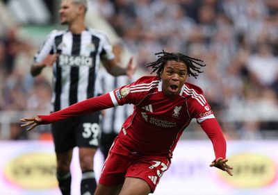 Legenda Arsenal Terpukau dengan Aksi Rio Ngumoha Saat Debut Bersama Liverpool di Premier League
