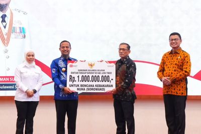 Gubernur Sulsel Salurkan Bantuan Rp 1 Miliar untuk Korban Kebakaran di Luwu Timur