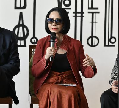 Kulit Garut Bisa Sekelas Gucci, Misi Poppy Dharsono Kirim 4 Desainer Muda ke Italia