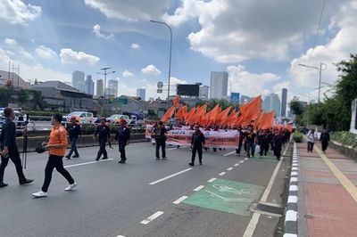 Buruh Tuntut Pemerintah Naikkan UMR 2026 Hingga 10,5 Persen