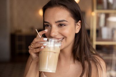 Minum Kopi saat Menstruasi, Boleh atau Justru Bikin Tambah Sakit?