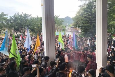Mahasiswa hingga Ojol di Gorontalo ke Rudis Gubernur, Minta Kapolda Hadir