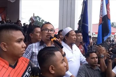 Ketua DPRD Gorontalo Siap Mundur Jika Gagal Pertemukan Massa Aksi dengan Gubernur dan Kapolda Pekan Depan