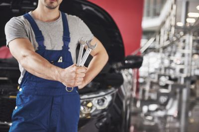 30 Ide Nama Usaha Bengkel Motor dan Mobil yang Keren dan Mudah Diingat