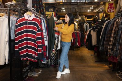 30 Ide Nama Usaha Thrift Shop yang Unik, Menarik, dan Kreatif