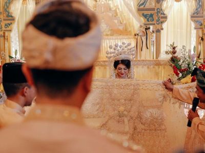 Uniknya Adat Nikah Melayu Siak, Dari Merisik Sampai Berinai