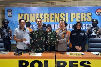 Bajing Loncat di Makassar Gasak 40 Seragam Dinas TNI dari Pikap Ekspedisi, Barang Curian Dijual Miring