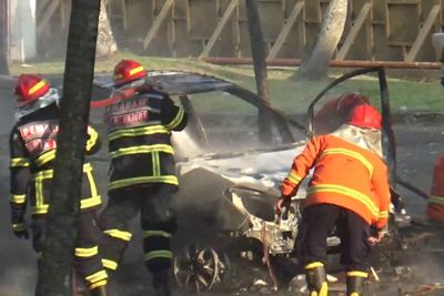 Mobil Dinas Terbakar Saat Demo di DPRD Jambi, Damkar Turun Tangan