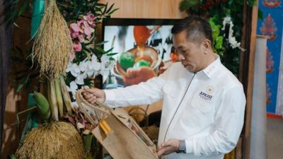 Karawang Tampilkan Produk Unggulan di Apkasi Otonomi Expo 2025