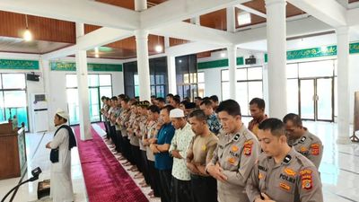 Polresta Banda Aceh Gelar Salat Gaib untuk Driver Ojol Affan Kurniawan