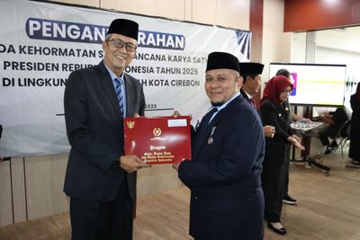115 ASN Pemkot Cirebon Terima Satyalancana Karya Satya dari Presiden RI