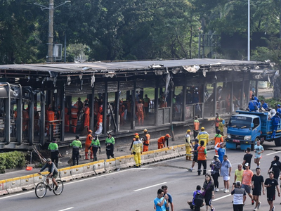 Jejak Aneh di Balik Kerusuhan: Pembakaran, Penjarahan, hingga Poster Palsu
