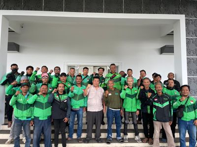 Gubernur Babel Utus Tiga Perwakilan Ojol Antar Donasi ke Rumah Duka Affan Kurniawan