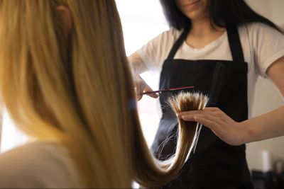 5 Arti Mimpi Potong Rambut menurut Primbon Jawa, Tanda Perubahan?