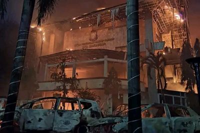 Polisi Tangkap 12 Orang Terkait Pembakaran dan Perusakan Gedung DPRD di Sulsel