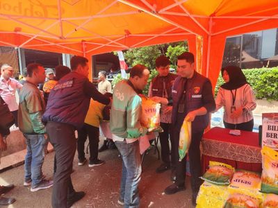 Pasca Kericuhan di Jakarta, Polisi Gelar Pangan Murah untuk Masyarakat hingga Sebar Beras Gratis ke Ojol