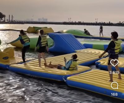 Main Air ala Ninja Warrior? Coba Serunya Wisata Ancol Aquazone yang Lagi Viral
