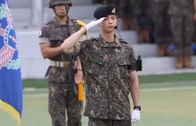 Cha Eun Woo Bikin Geger di Kelulusan Militer, Fans Puji Visualnya yang Sempurna