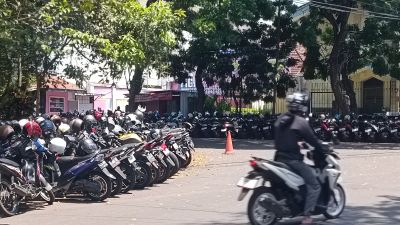 Malang Perlu Tertibkan Parkir Motor di Jalan Sultan Agung