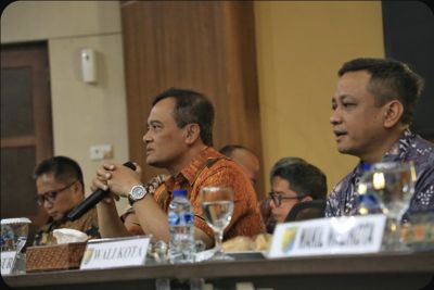 Ahmad Luthfi Tinjau Kantor DPRD Pekalongan, Dorong Percepatan Pemulihan