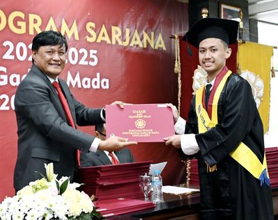 Cerita Oi, Wisudawan Periode Agustus 2025 S-1 UGM Cumlaude diusia 20