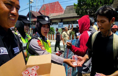 Polres Pemalang Amankan Aksi Damai dengan Sentuhan Humanis