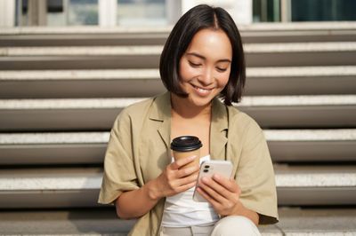 111 Caption Lucu Singkat Bahasa Inggris, Random Bikin Ngakak!