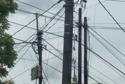 Kabel Internet Ilegal Semrawut di Tebo, Warga Khawatir Bahaya Mengintai
