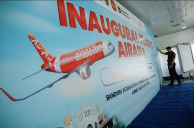 Antusias Tinggi Warnai Penerbangan Internasional Perdana dari Semarang ke Malaysia