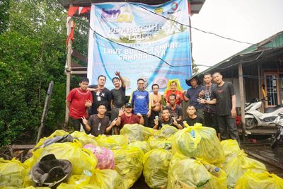 Kolaborasi Pemuda dan Nelayan Pesisir Ciptakan Gerakan Positif di Berbas Pantai