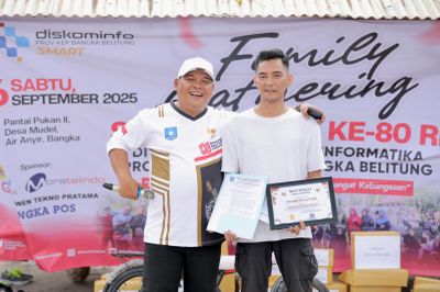Haris Hadiahkan Tambahan TPP 1 Bulan Plt. Kadis ke Pemenang Pembuat Logo Diskominfo Babel SMART
