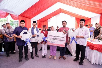 Gubernur Sulsel Dampingi Mensos Resmikan Hunian Layak untuk Naila dan Warga Kurang Mampu di Makassar