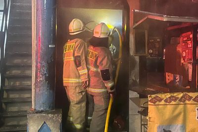 Rumah di Kali Sunter Terbakar Dini Hari, 9 Penghuni Selamat dari Kepungan Api