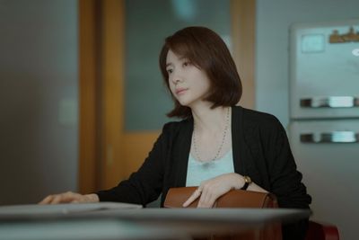 Naik Level! Park Ji Hyun Curi Perhatian Lewat Drakor Terbaru Netflix You and Everything Else