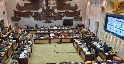 Menteri Keuangan Purbaya Hadiri Rapat Perdana dengan Komisi XI DPR