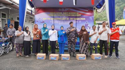 PMI dan TNI AL Lampung Kolaborasi Gelar Kegiatan Sosial Mulai Donor Darah hingga Gerakan Pangan Murah