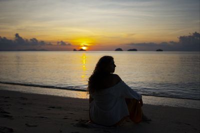 35 Caption tentang Langit Bahasa Inggris dan Artinya yang Aesthetic