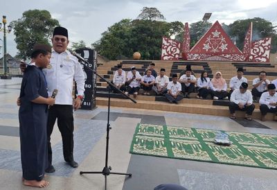 Peringatan Maulid Nabi Muhammad SAW, Bupati Riza Herdavid Santuni 250 Anak Yatim